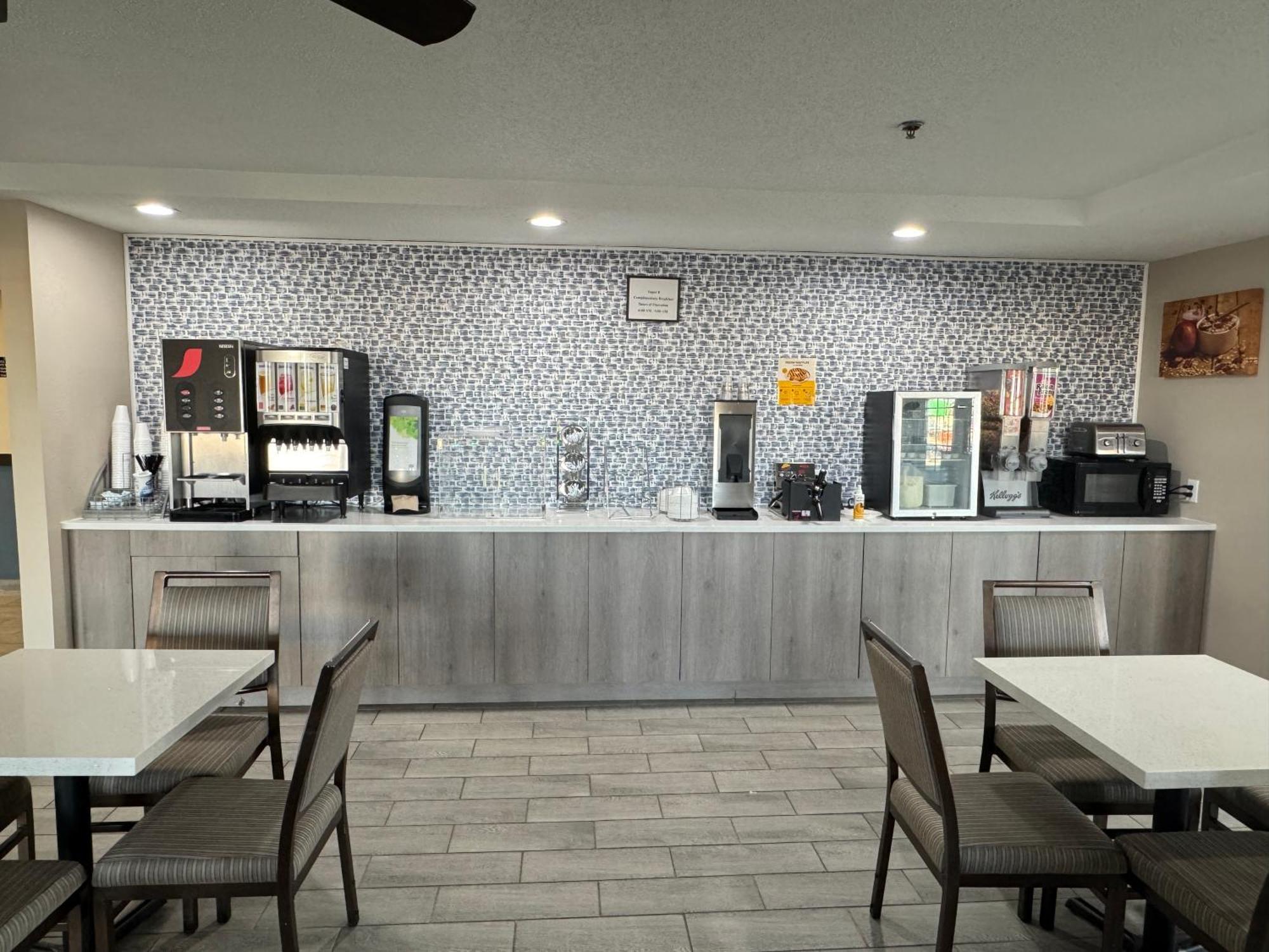 Hotel Super 8 By Wyndham Reedsburg Exterior foto
