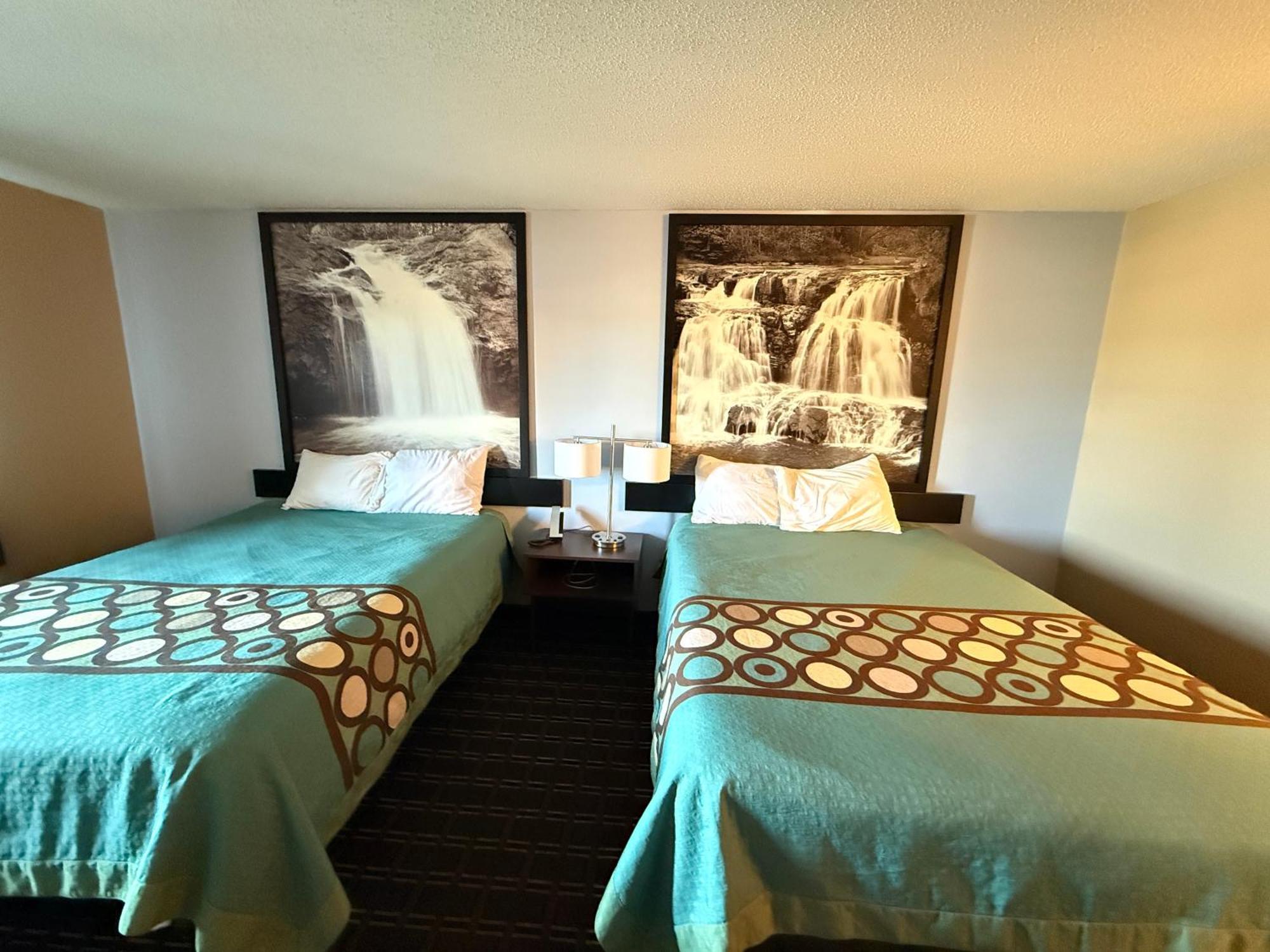 Hotel Super 8 By Wyndham Reedsburg Exterior foto