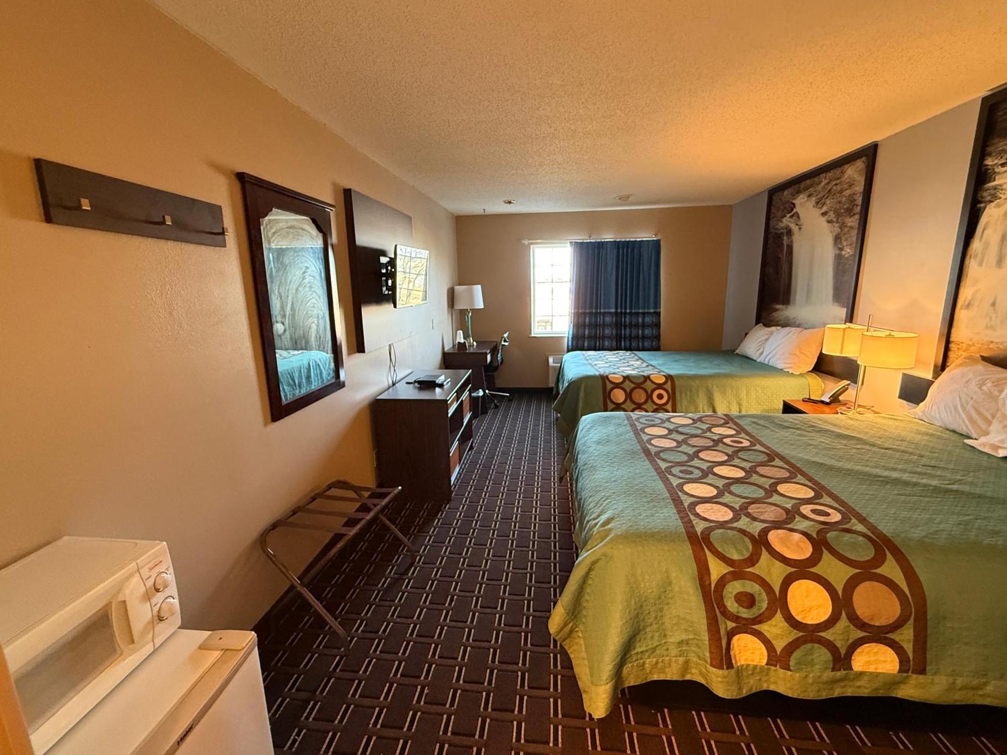 Hotel Super 8 By Wyndham Reedsburg Exterior foto